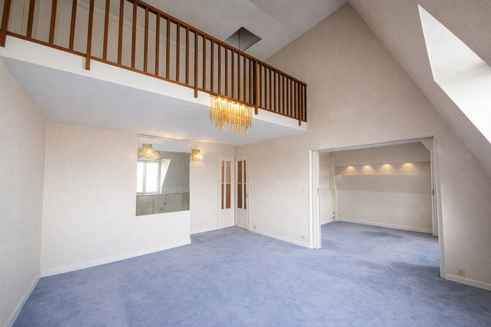 APPARTEMENT DUPLEX T5 - PIECE DE VIE DE 40M² - PARKING - ASCENSEUR - DERNIER ETAGE - RARE - IDEAL FAMILLE OU COUPLE photo 2