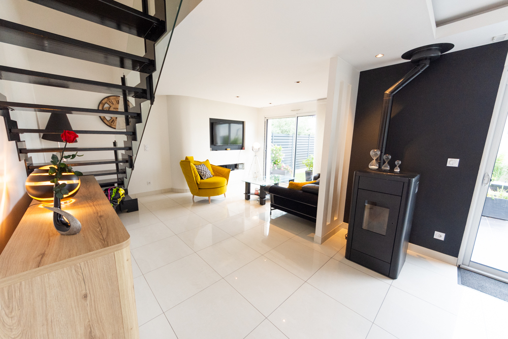 MAISON INDIVIDUELLE DE 2015 T6 DE 128M² AVEC GARAGE, JARDIN PAYSAGISTE ET BELLES PRESTATIONS photo 4