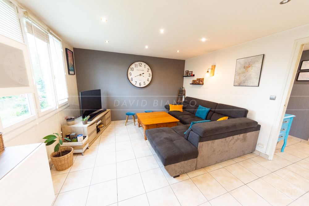APPARTEMENT T5 84M² AVEC 3 CHAMBRES - GRANDE PIECE DE VIE LUMINEUSE - NOMBREUX RANGEMENTS - CAVE photo 4