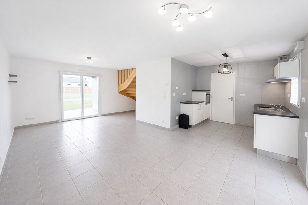 MAISON INDIVIDUELLE RECENTE T6 DE 110M² AVEC GARAGE SUR TERRAIN CLOS DE 450M² PROCHE DES COMMODITES photo 2