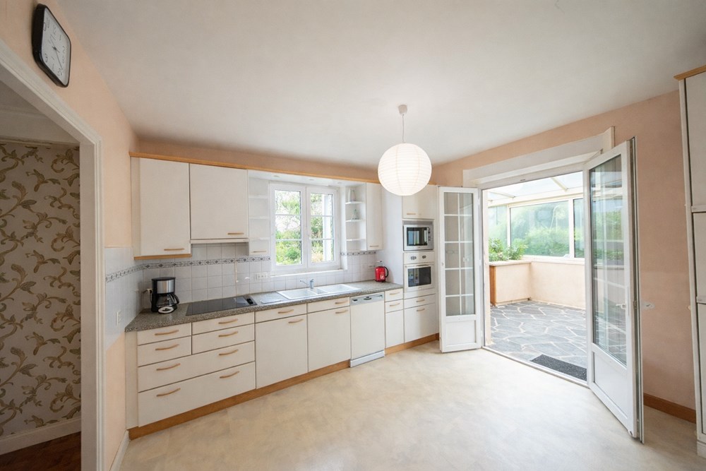MAISON DE 150M² AVEC 5CH - TERRAIN DE +1400M² - CALME - BEL ESPACE DE VIE APRES DECLOISONNEMENT - RARE photo 2