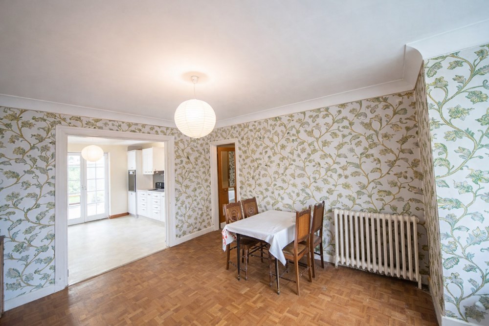 MAISON DE 150M² AVEC 5CH - TERRAIN DE +1400M² - CALME - BEL ESPACE DE VIE APRES DECLOISONNEMENT - RARE