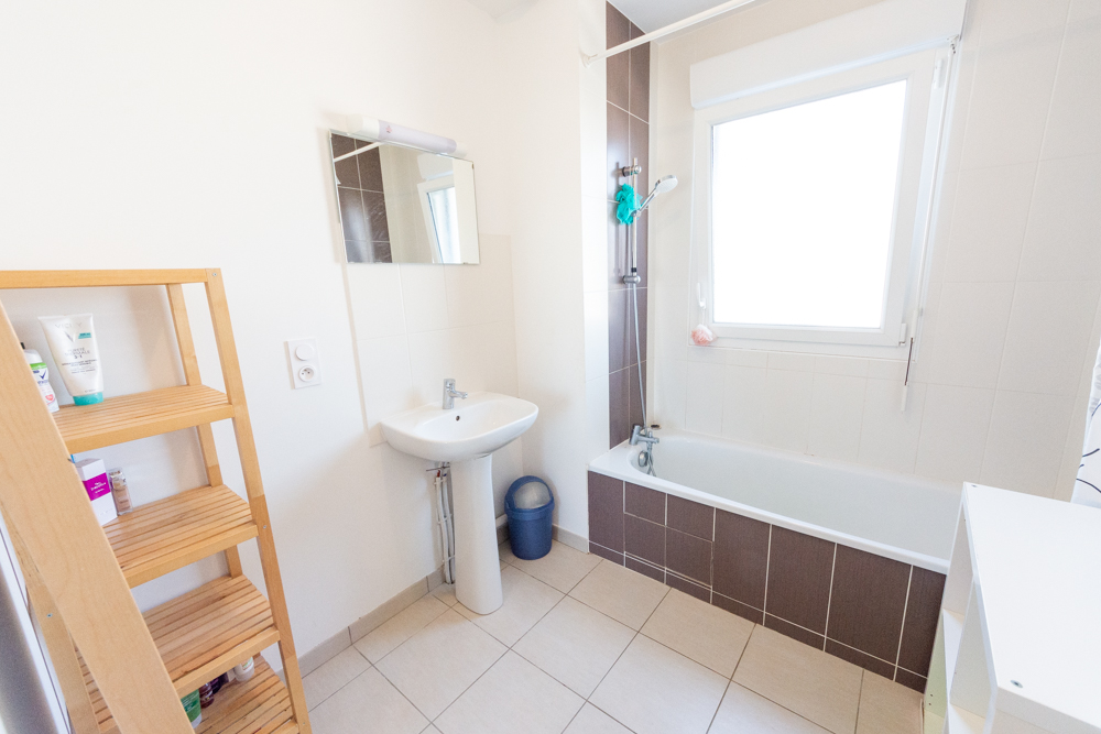 MAISON RECENTE T5/6 92M² DE 2017 AVEC 2 PLACES DE PARKINGS PRIVEES SUR UN TERRAIN CLOS DE 200M² photo 5