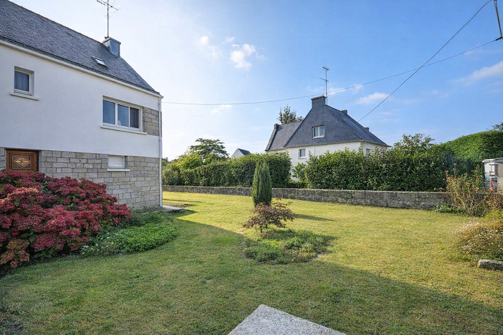 MAISON DE QUALITE - 3/5 CHAMBRES - TERRASSE - CALME - CAVE - GARAGE - TERRAIN DE 500M² ENVIRON - RARE photo 5