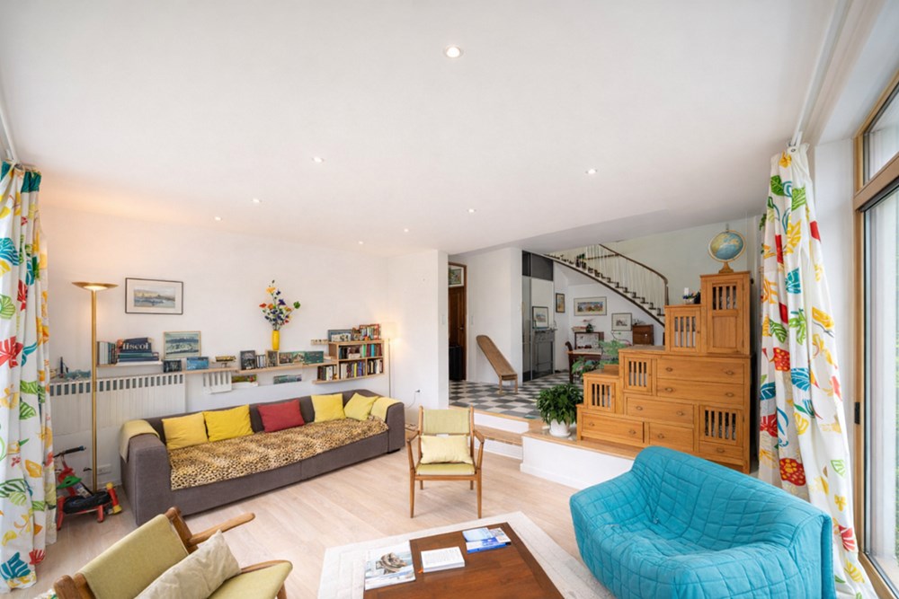 MAISON CUBIQUE DES ANNEES 60 - TERRAIN +700M² - SURFACE 180M² - RARE - COUP DE COEUR photo 4