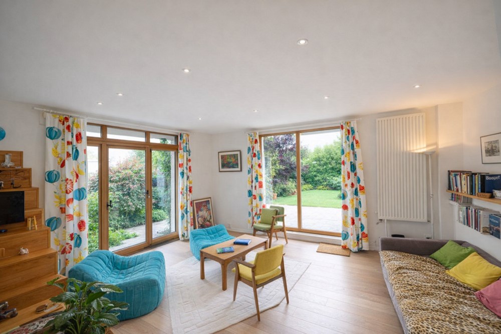 MAISON CUBIQUE DES ANNEES 60 - TERRAIN +700M² - SURFACE 180M² - RARE - COUP DE COEUR photo 3