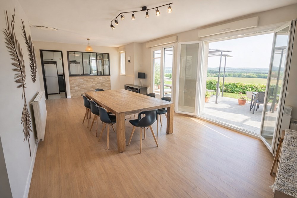 MAISON T6 - 140 M2 - 3/4 CHAMBRES - GRAND JARDIN 1000 M2 - GARAGE/SOUS-SOL 80 M2 - TERRASSE photo 2