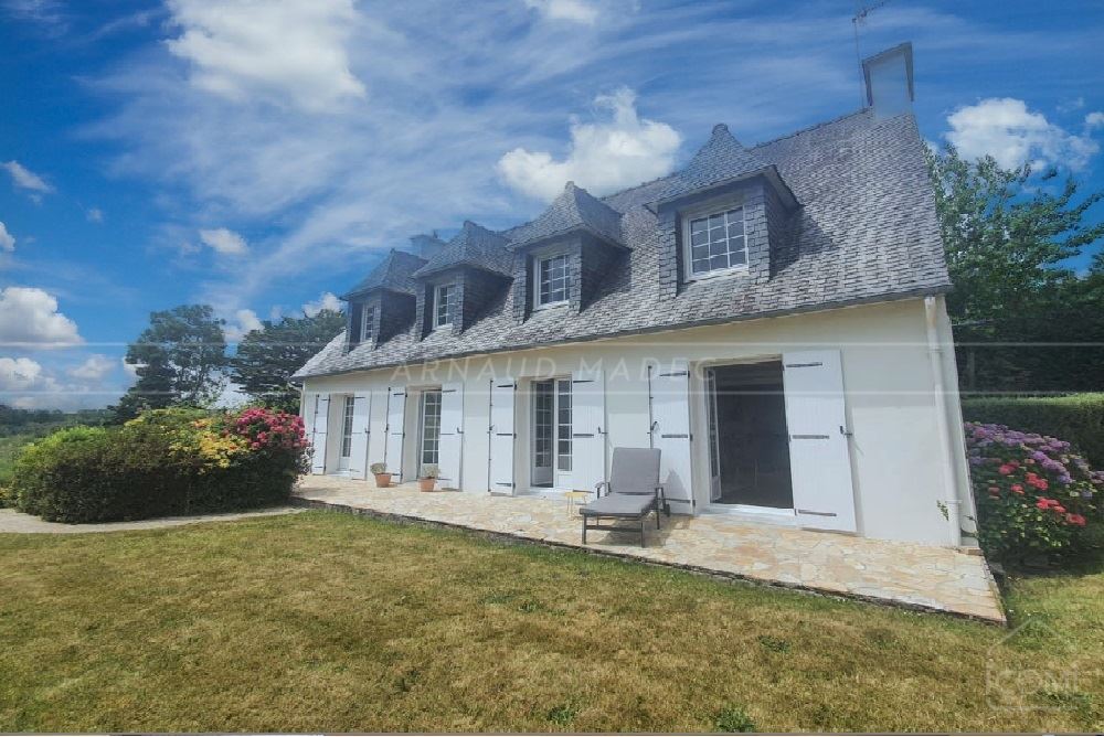 PROPRIETE 5 CHAMBRES SUR +1000M² DE TERRAIN - ESPACE DE VIE EN REZ DE JARDIN - PRESTATIONS HAUT DE GAMME - RARE photo 2