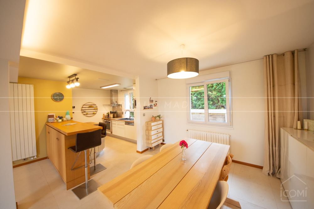 PROPRIETE 5 CHAMBRES SUR +1000M² DE TERRAIN - ESPACE DE VIE EN REZ DE JARDIN - PRESTATIONS HAUT DE GAMME - RARE photo 4