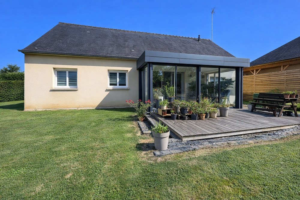 MAISON T5 - 3 CHAMBRES - VERANDA - TERRASSE - GARAGE - GRAND JARDIN CLOS SANS VIS A VIS