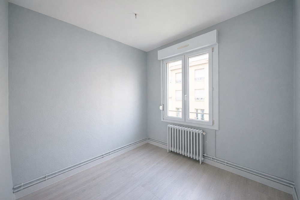 APPARTEMENT T2 DE 44M² AVEC CAVE - PETITE COPROPRIETE - 1 CHAMBRE POSSIBLE 2 - BELLE PIECE DE VIE - DERNIER ETAGE photo 4