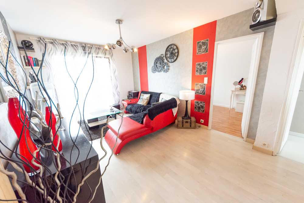APPARTEMENT T4 71M² - DERNIER ETAGE - LUMINEUX - 3 CHAMBRES - FAIBLES CHARGES - PROCHE COMMODITES photo 3