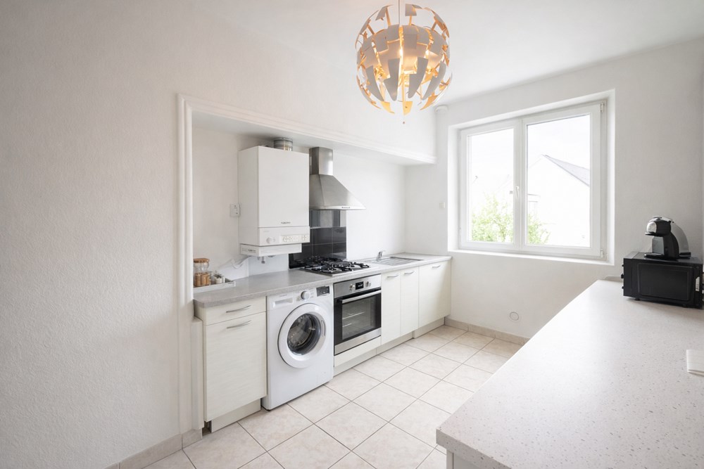 APPARTEMENT LUMINEUX - QUARTIER MONTAIGNE - SEJOUR 34 M² - 2 CHAMBRES POSSIBLES photo 3