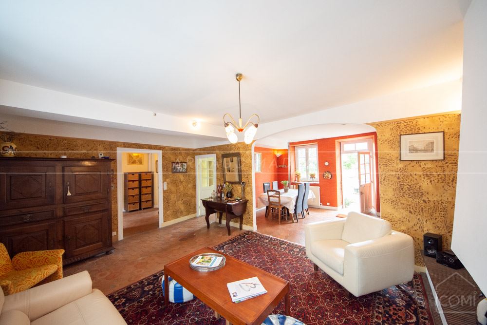 MAISON DE 200M² - 5/7 CHAMBRES - PIECE DE VIE TRIPLE AVEC ACCES IMMEDIAT AU JARDIN - COUP DE COEUR ASSURE - RARE photo 3