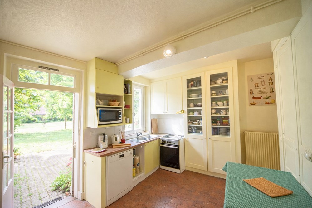 MAISON DE 200M² - 5/7 CHAMBRES - PIECE DE VIE TRIPLE AVEC ACCES IMMEDIAT AU JARDIN - COUP DE COEUR ASSURE - RARE photo 3