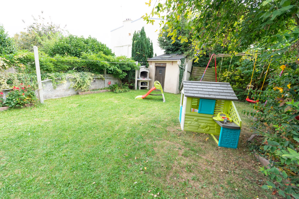 MAISON T6 DE 110M² - TERRASSE SANS VIS A VIS - JARDIN CLOS - BELLE PIECE DE VIE - SUITE PARENTALE photo 5