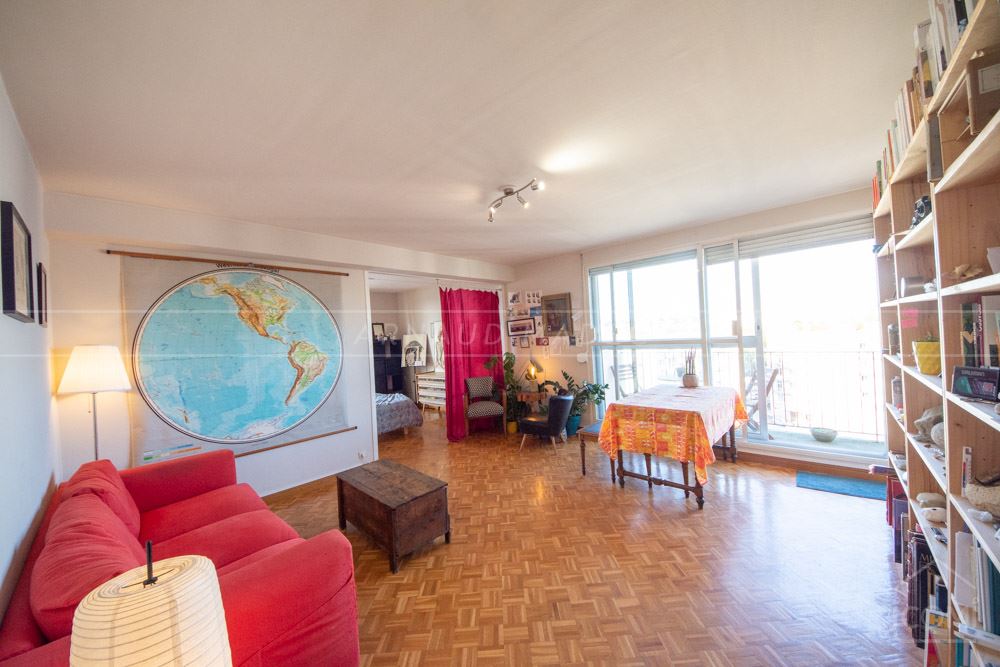 APPARTEMENT T4 - SUPER ESPACE DE VIE - 2/3 CHAMBRES - BALCONS - ASCENSEUR - RARE photo 2