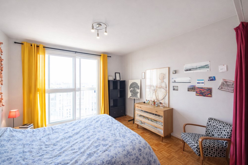 APPARTEMENT T4 - SUPER ESPACE DE VIE - 2/3 CHAMBRES - BALCONS - ASCENSEUR - RARE photo 5
