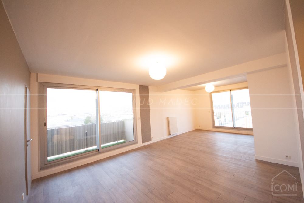 APPARTEMENT T3 - BELLE PIECE DE VIE LUMINEUSE - CUISINE TENDANCE - ASCENSEUR - BALCON TERRASSE - RARE