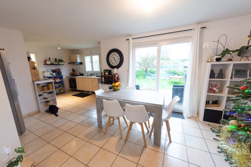 MAISON JUMELEE T5 DE 95M² AVEC GARAGE - TERRASSE - 3 CHAMBRES AVEC LOCATAIRE EN PLACE photo 3