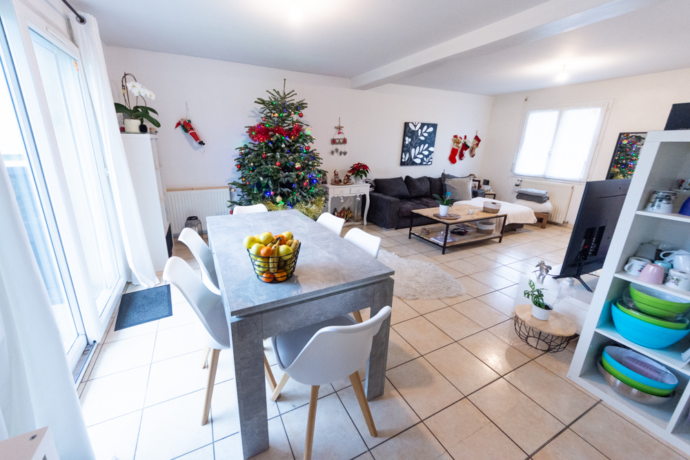 MAISON JUMELEE T5 DE 95M² AVEC GARAGE - TERRASSE - 3 CHAMBRES AVEC LOCATAIRE EN PLACE photo 4