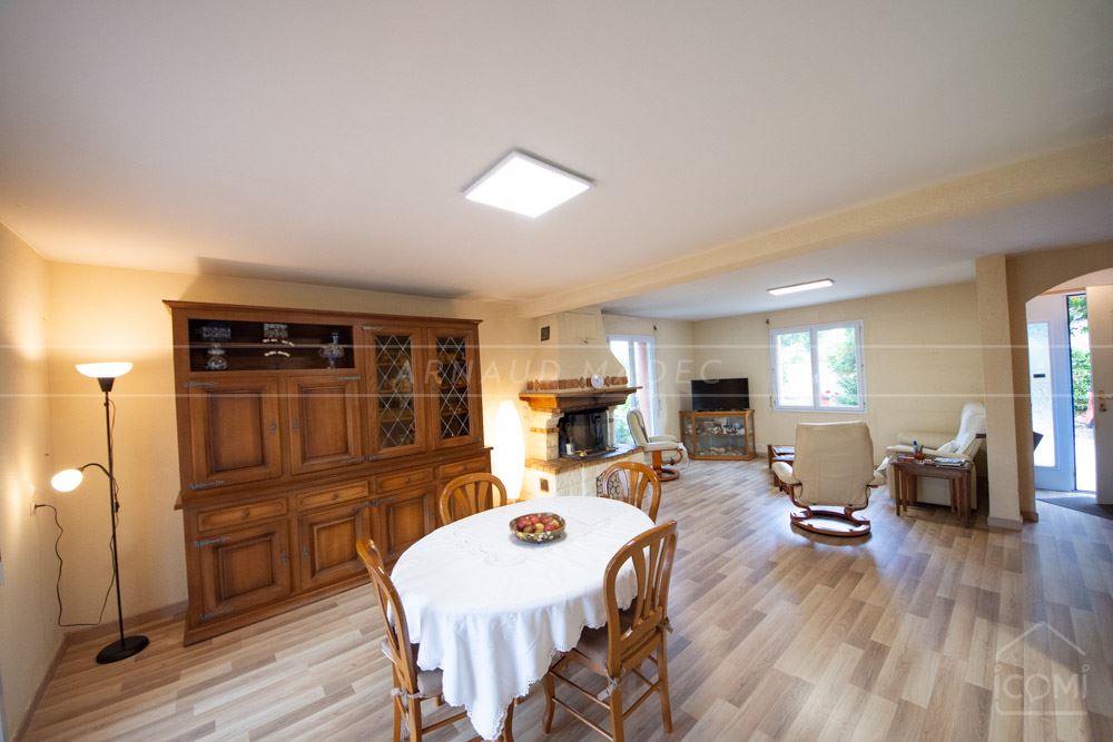 MAISON 200M² - 4/5 CHAMBRES - BEL ESPACE DE VIE DE +60M² 4 VOLUMES CUISINE/SALON/SEJOUR/VERANDA - TERRAIN +1300M² - RARE photo 2