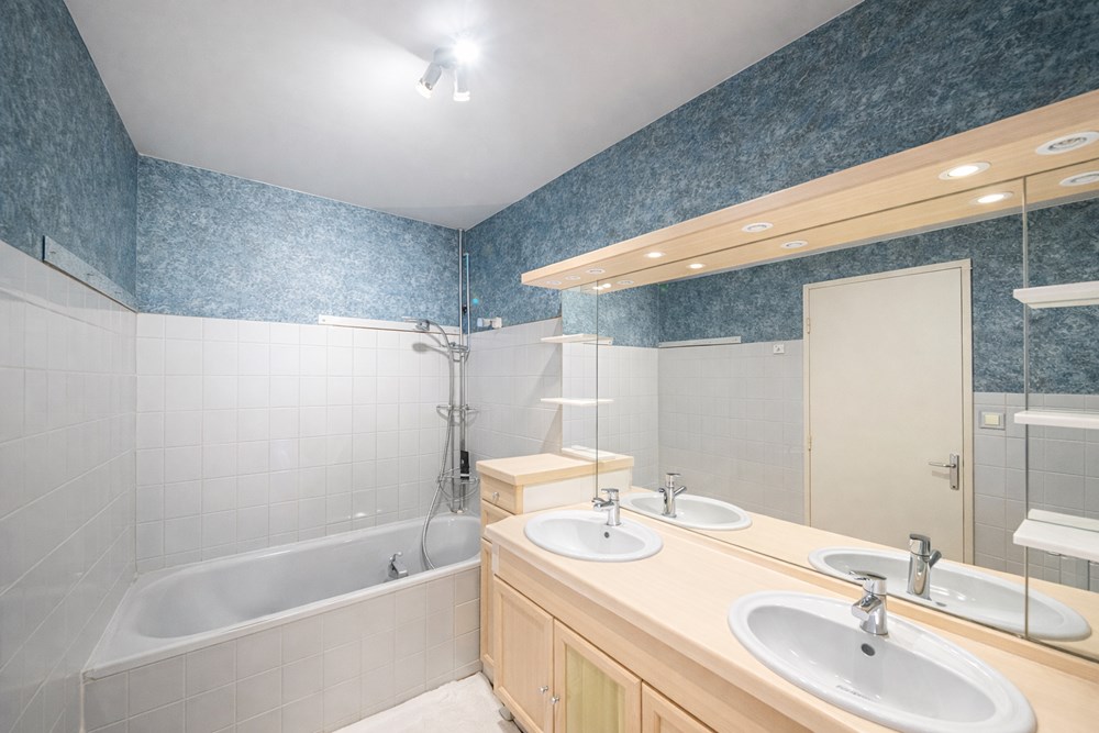 APPARTEMENT - 100M² - SPACIEUX ET LUMINEUX - 3 CHAMBRES - PARKING SOUTERRAIN - ASCENSEUR photo 5