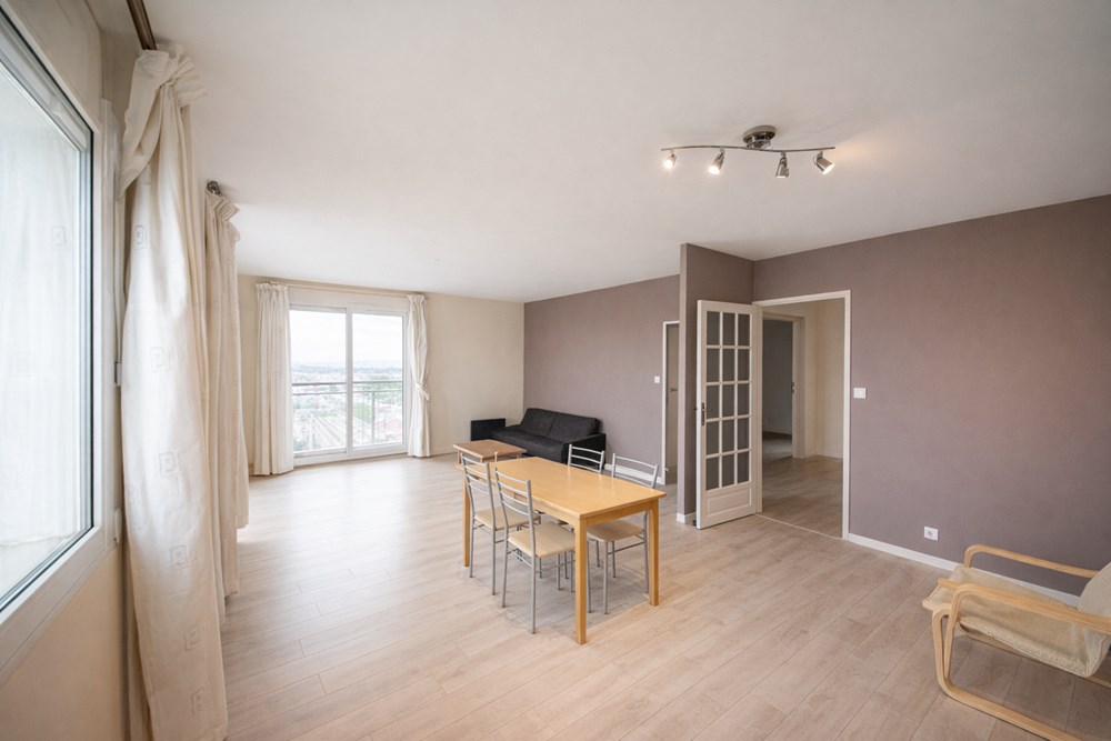 APPARTEMENT - 100M² - SPACIEUX ET LUMINEUX - 3 CHAMBRES - PARKING SOUTERRAIN - ASCENSEUR photo 3