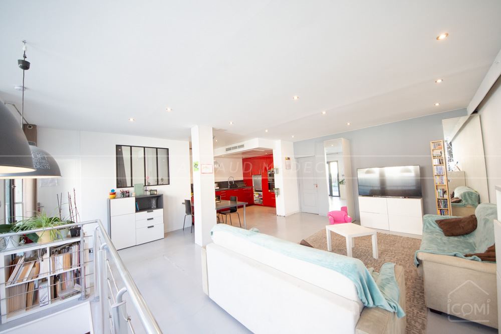 APPARTEMENT LOFT DUPLEX DE 110M² EN REZ DE TERRASSE - 3 CH - GARAGE - ENTREE INDEPENDANTE COMME UNE MAISON - RARE