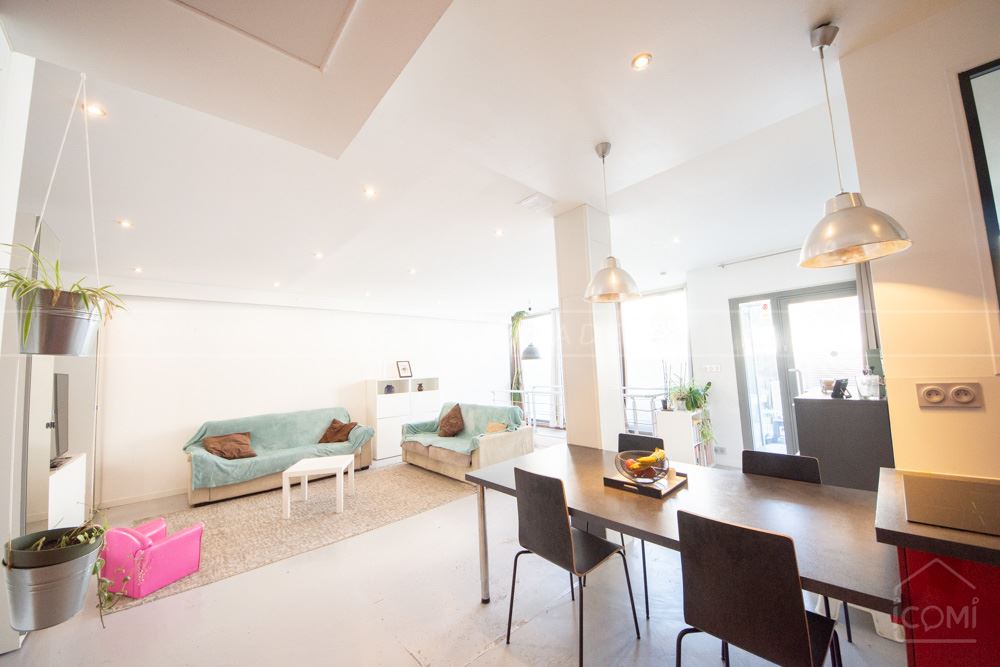 APPARTEMENT LOFT DUPLEX DE 110M² EN REZ DE TERRASSE - 3 CH - GARAGE - ENTREE INDEPENDANTE COMME UNE MAISON - RARE photo 4