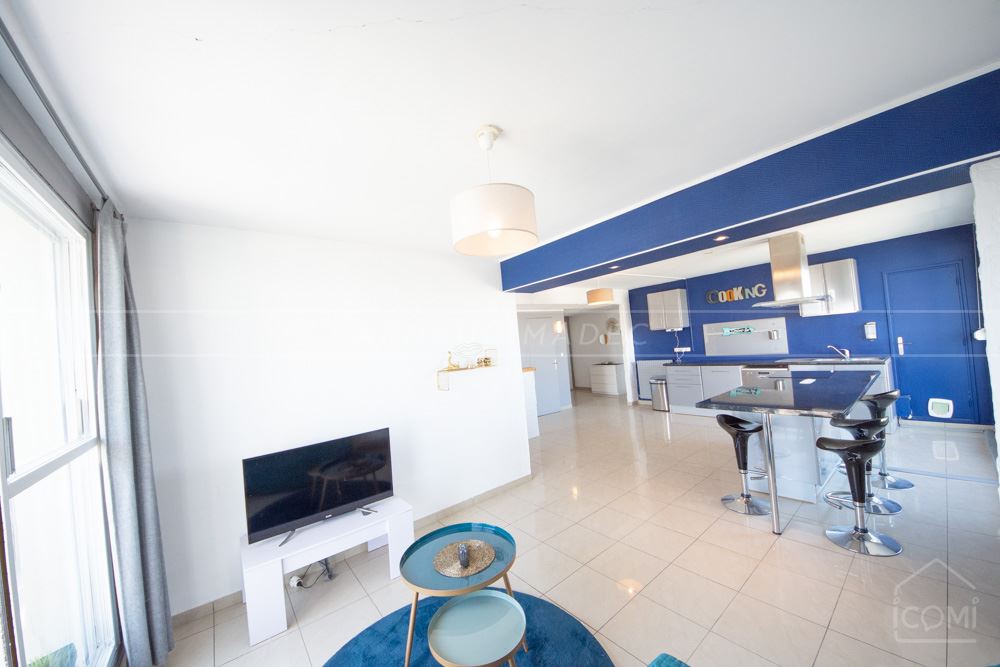 APPARTEMENT T3 - PIECE DE VIE DE 35M² - BALCON TERRASSE - ASCENSEUR - RARE - COUP DE COEUR photo 2