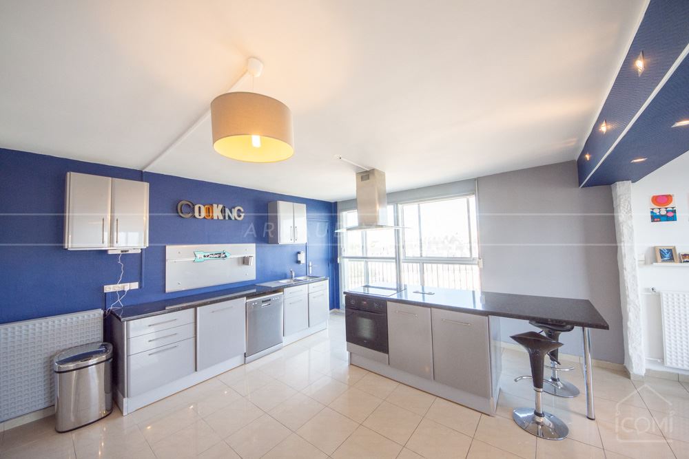 APPARTEMENT T3 - PIECE DE VIE DE 35M² - BALCON TERRASSE - ASCENSEUR - RARE - COUP DE COEUR photo 4