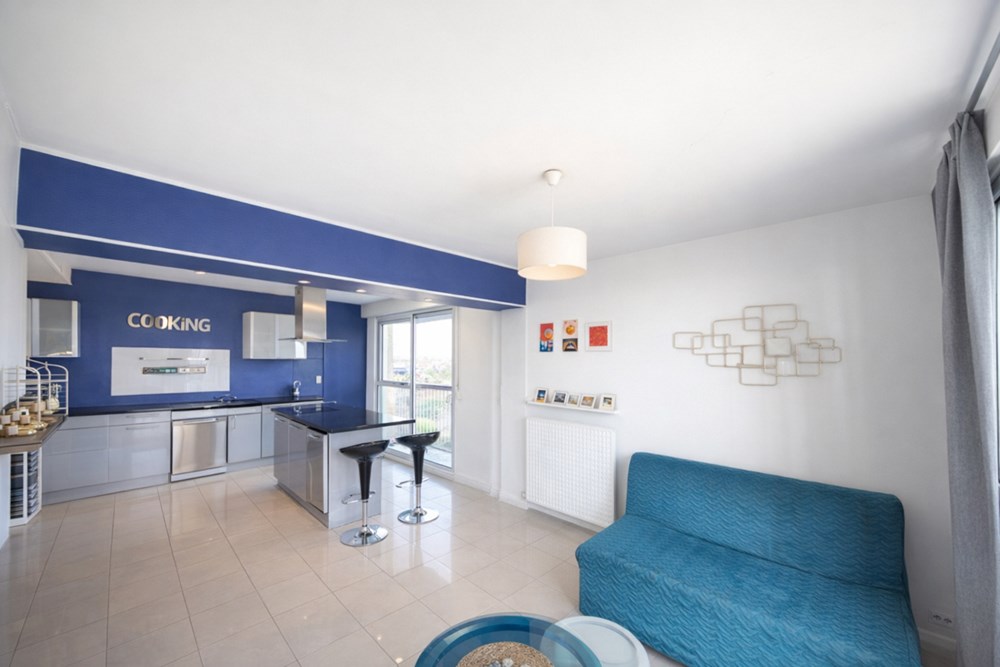 APPARTEMENT T3 - PIECE DE VIE DE 35M² - BALCON TERRASSE - ASCENSEUR - RARE - COUP DE COEUR photo 2