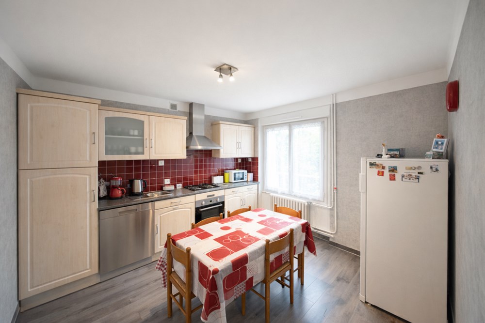 MAISON T5 - 4 GRANDES CHAMBRES - CALME - PROCHE ECOLES - A RENOVER - PIECE DE VIE POSSIBLE 48M² photo 3