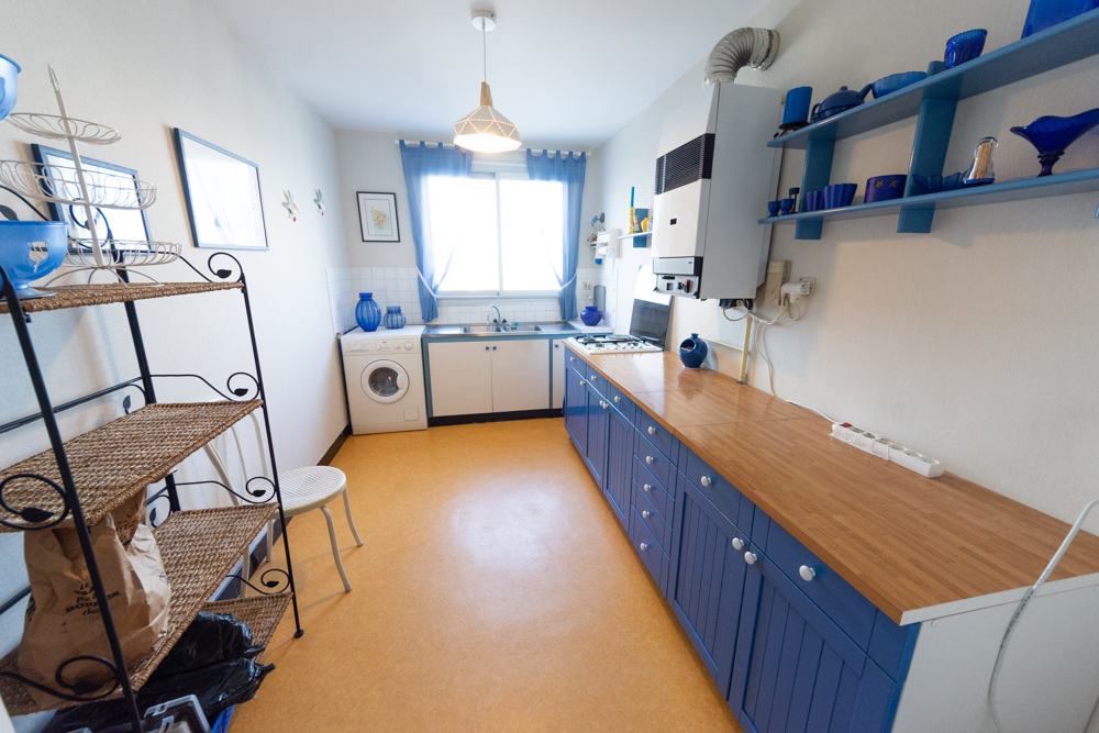 APPARTEMENT T4 90M² AVEC 2 CHAMBRES (POSSIBLE 3) - 2 BALCONS - NOMBREUX RANGEMENTS - CAVE - ACCES PMR photo 2
