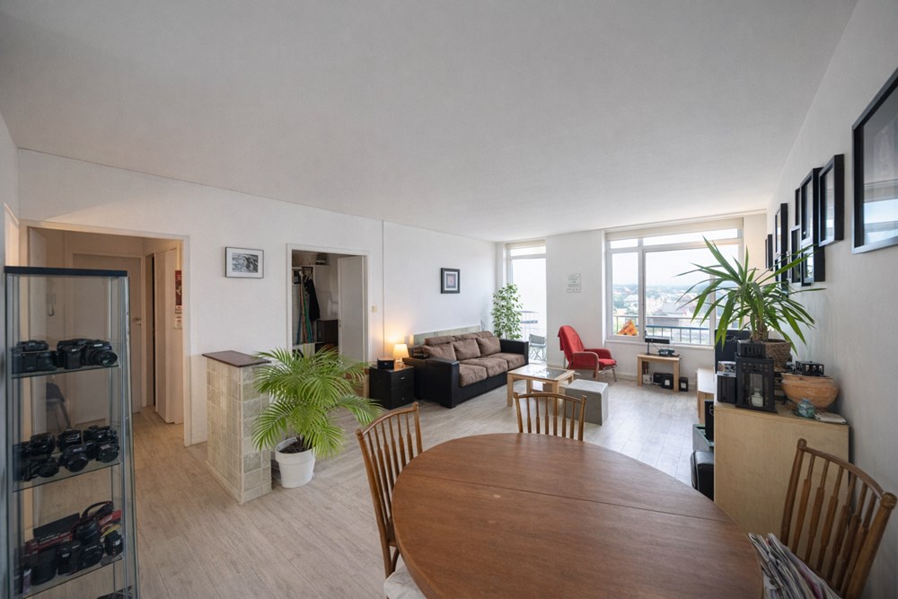 APPARTEMENT T2 - VUE MER - DERNIER ETAGE - 3 BALCONS - ASCENSEUR - PARKING PRIVATIF - PROCHE GARE ET CENTRE VILLE photo 2