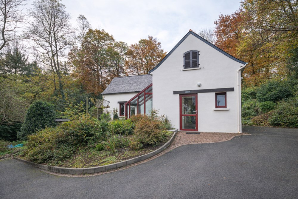 MAISON 160M² - 4 CHAMBRES - VERANDA - CARPORT / ATELIER - TERRAIN DE 2700M² - TERRASSE - COUP DE COEUR ASSURE - RARE
