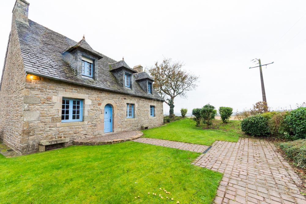MAISON INDIVIDUELLE T6/7 135M² AVEC GARAGE - VUE DEGAGEE - 4 CHAMBRES SUR TERRAIN DE 1000M²