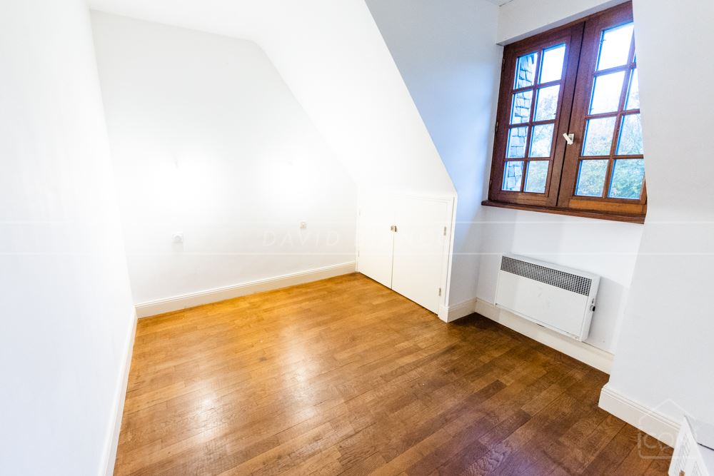 MAISON INDIVIDUELLE T6/7 135M² AVEC GARAGE - VUE DEGAGEE - 4 CHAMBRES SUR TERRAIN DE 1000M² photo 5