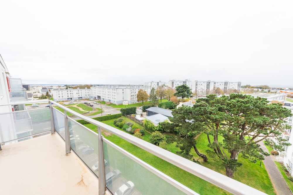APPARTEMENT T5 DE 82M² AU 7EME ET DERNIER ETAGE AVEC BALCON, ASCENSEUR, DALLE BETON ET CAVE DE 10M²