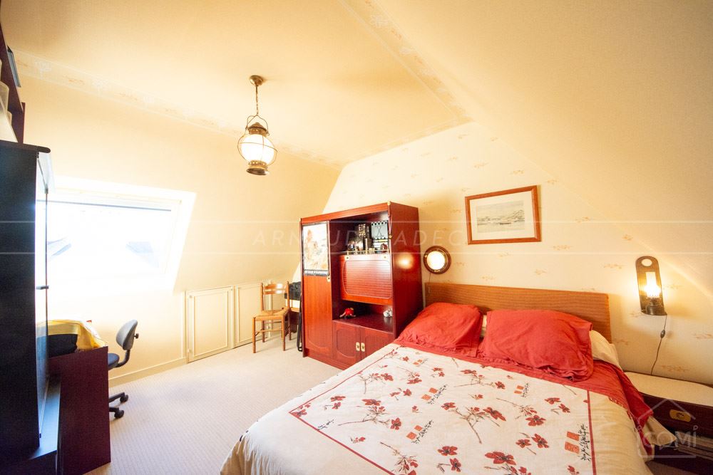 MAISON T7 - 4/5 CHAMBRES - TERRAIN ARBORE ENTRE 800/1000M² - RARE - CALME - EXCEPTIONNEL photo 4