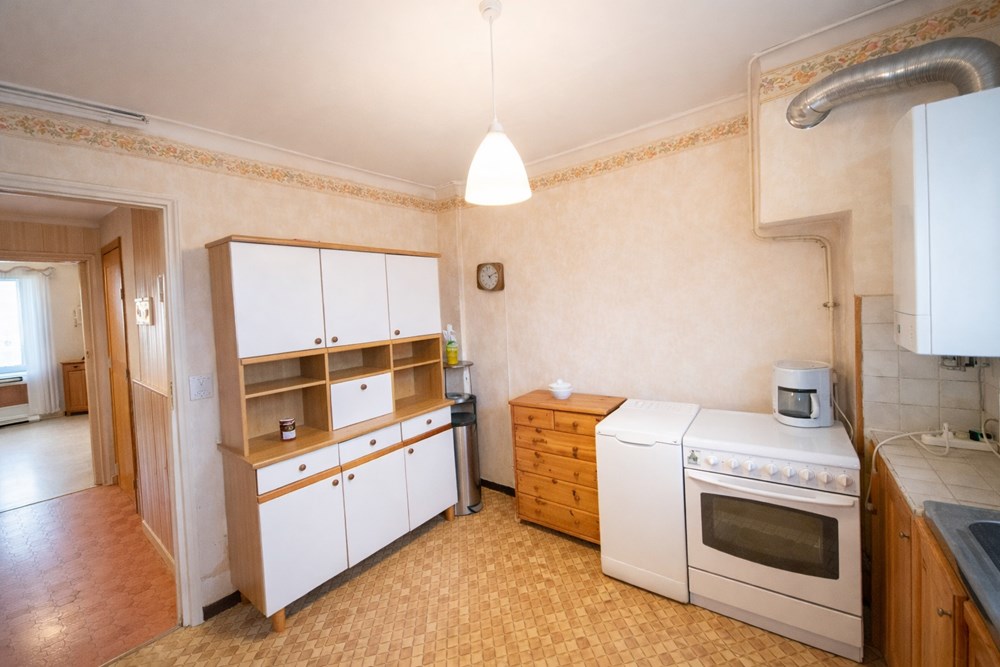 APPARTEMENT T4 - DERNIER ETAGE - ASCENSEUR - BALCONS - VUE DEGAGEE - CHAUFFAGE INDIVIDUEL GAZ - RARE photo 3