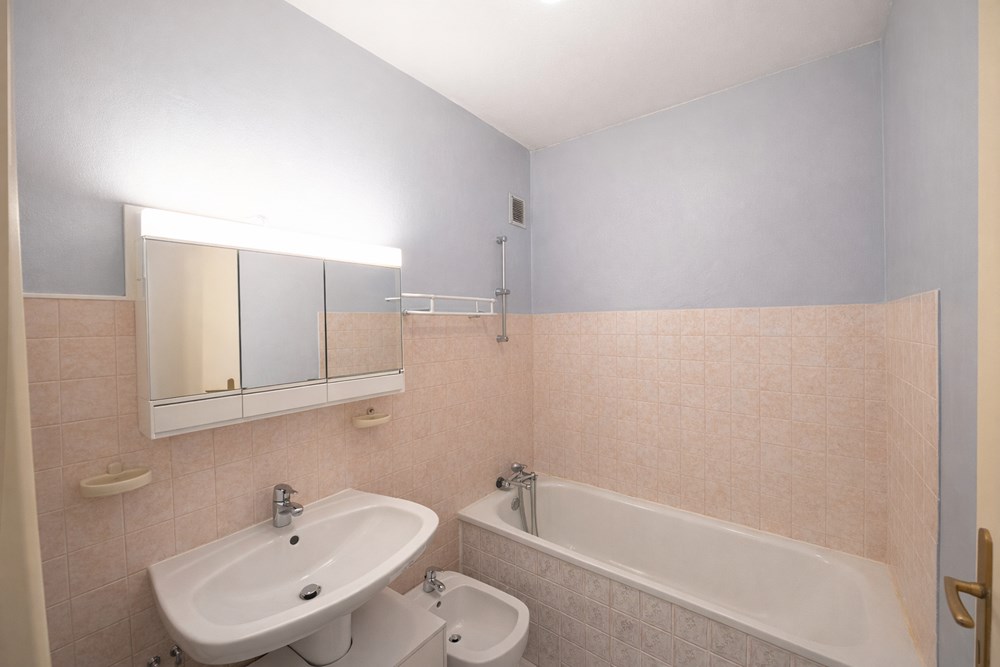 APPARTEMENT T4 - DERNIER ETAGE - ASCENSEUR - BALCONS - VUE DEGAGEE - CHAUFFAGE INDIVIDUEL GAZ - RARE photo 5