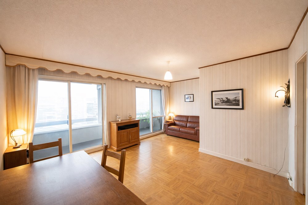 APPARTEMENT T4 - DERNIER ETAGE - ASCENSEUR - BALCONS - VUE DEGAGEE - CHAUFFAGE INDIVIDUEL GAZ - RARE