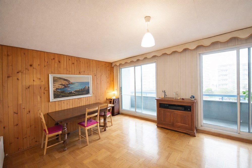 APPARTEMENT T4 - DERNIER ETAGE - ASCENSEUR - BALCONS - VUE DEGAGEE - CHAUFFAGE INDIVIDUEL GAZ - RARE photo 2