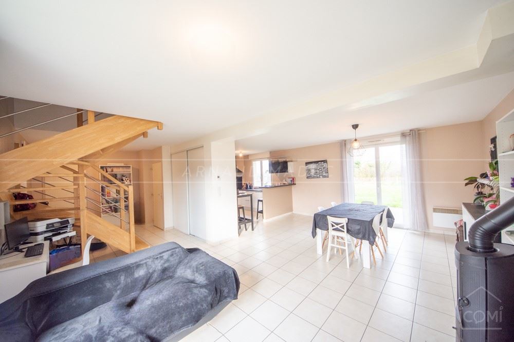 MAISON CONTEMPORAINE T5 DE 100M² -TERRAIN 500M² - GARAGE - POELE - EXCELLENT DPE - RARE