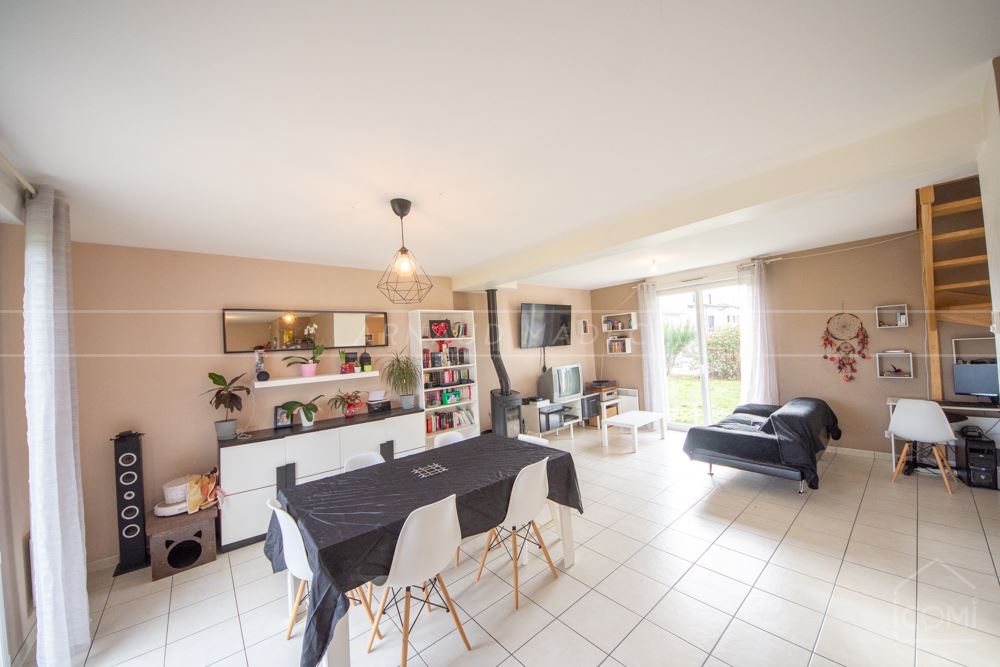 MAISON CONTEMPORAINE T5 DE 100M² -TERRAIN 500M² - GARAGE - POELE - EXCELLENT DPE - RARE photo 2