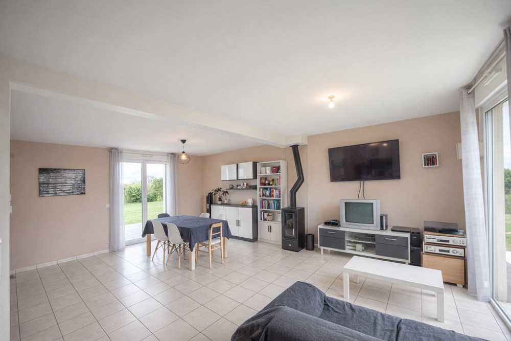 MAISON CONTEMPORAINE T5 DE 100M² -TERRAIN 500M² - GARAGE - POELE - EXCELLENT DPE - RARE photo 3