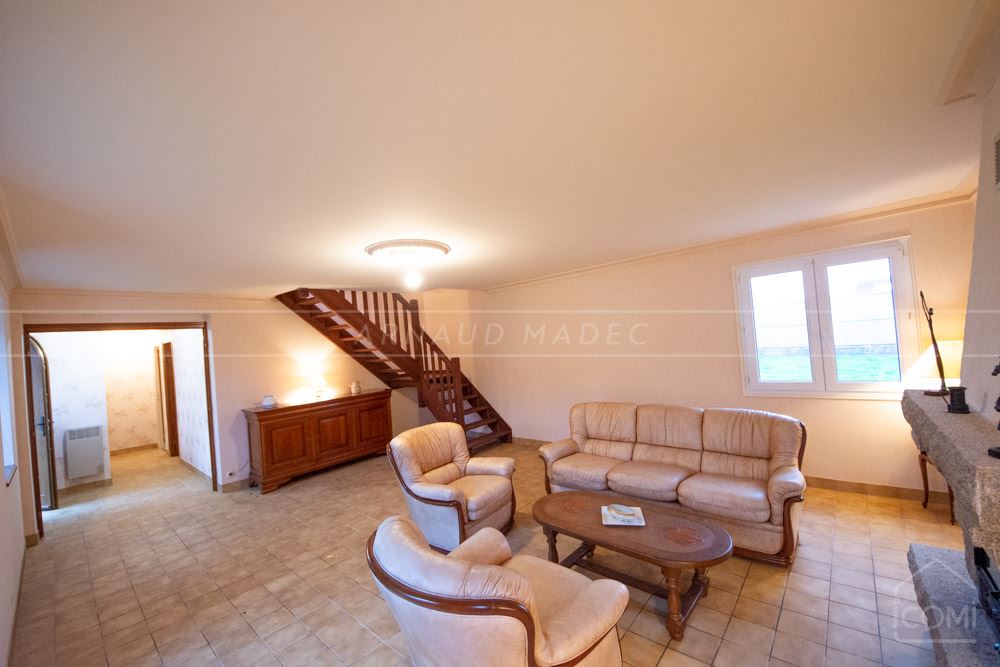 MAISON T5 - 2/4 CHAMBRES - ESPACE DE VIE PRINCIPAL EN RDJ - TERRAIN 700M² - RARE - CALME photo 3