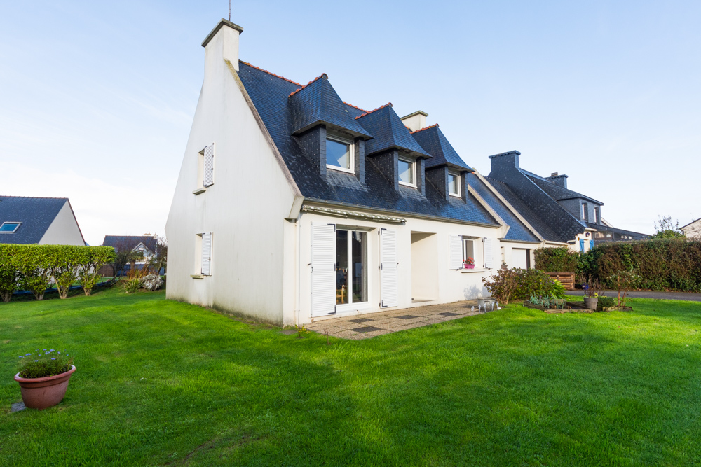 MAISON T6 DE 125M² AVEC GRAND GARAGE DE 32M² - VUE SUR LE PHARE - NOMBREUX RANGEMENTS - TERRAIN CLOS DE 550M²
